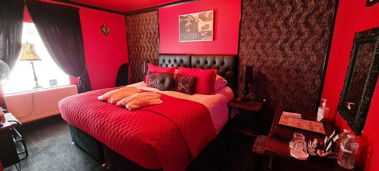 Cadillac Kustomz Hotel - Breakfast Available Ротсей Екстериор снимка
